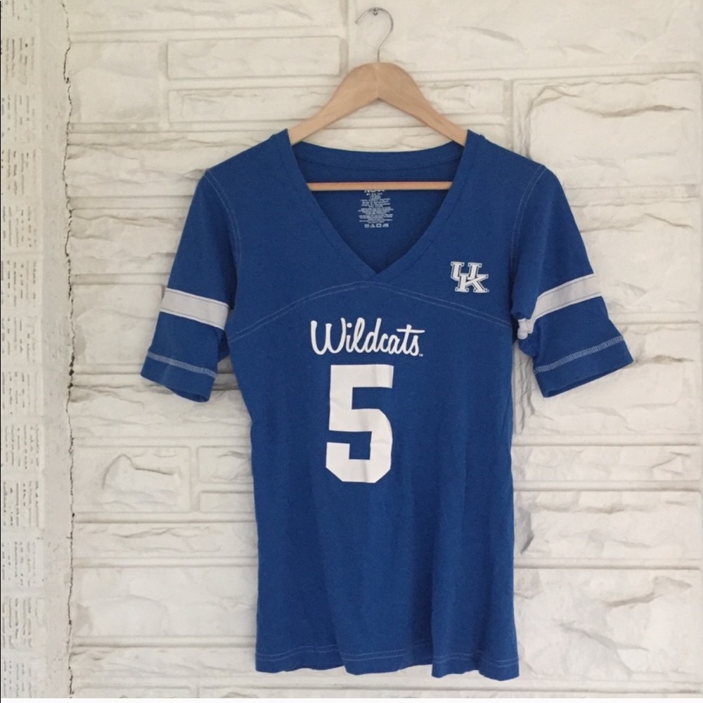 UK Wildcats V-Neck Shirt
